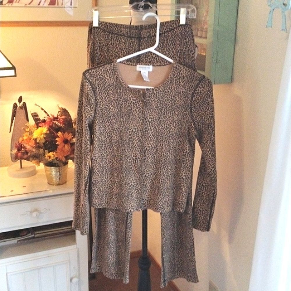 Jones New York Two Piece Lounge Set